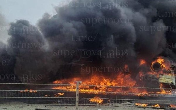 Під Таганрогом росіяни згоріли в ДТП із бензовозом